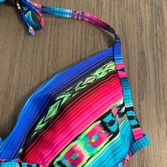 Xhilaration Patterned Bikini Top - Picture 2 of 4